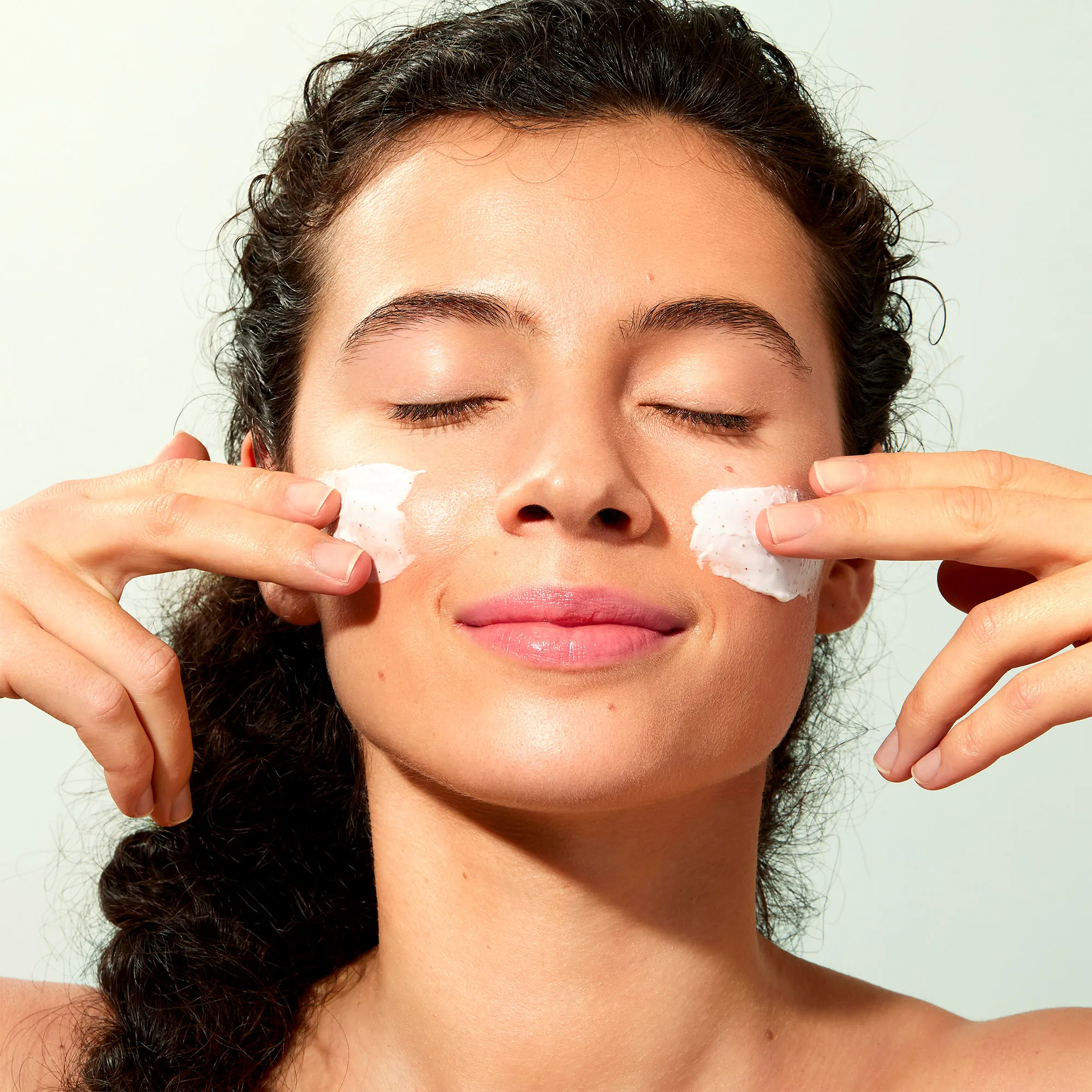 NUXE BIO POLVERE DI NOCCIOLO Maschera detergente micro-esfoliante - immagine 2