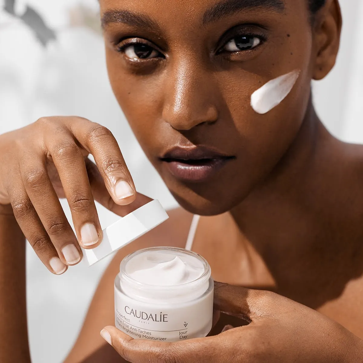 Caudalie CREMA ILLUMINANTE ANTI-MACCHIE VINOPERFECT La crema per perfezionare la luminosità - immagine 4